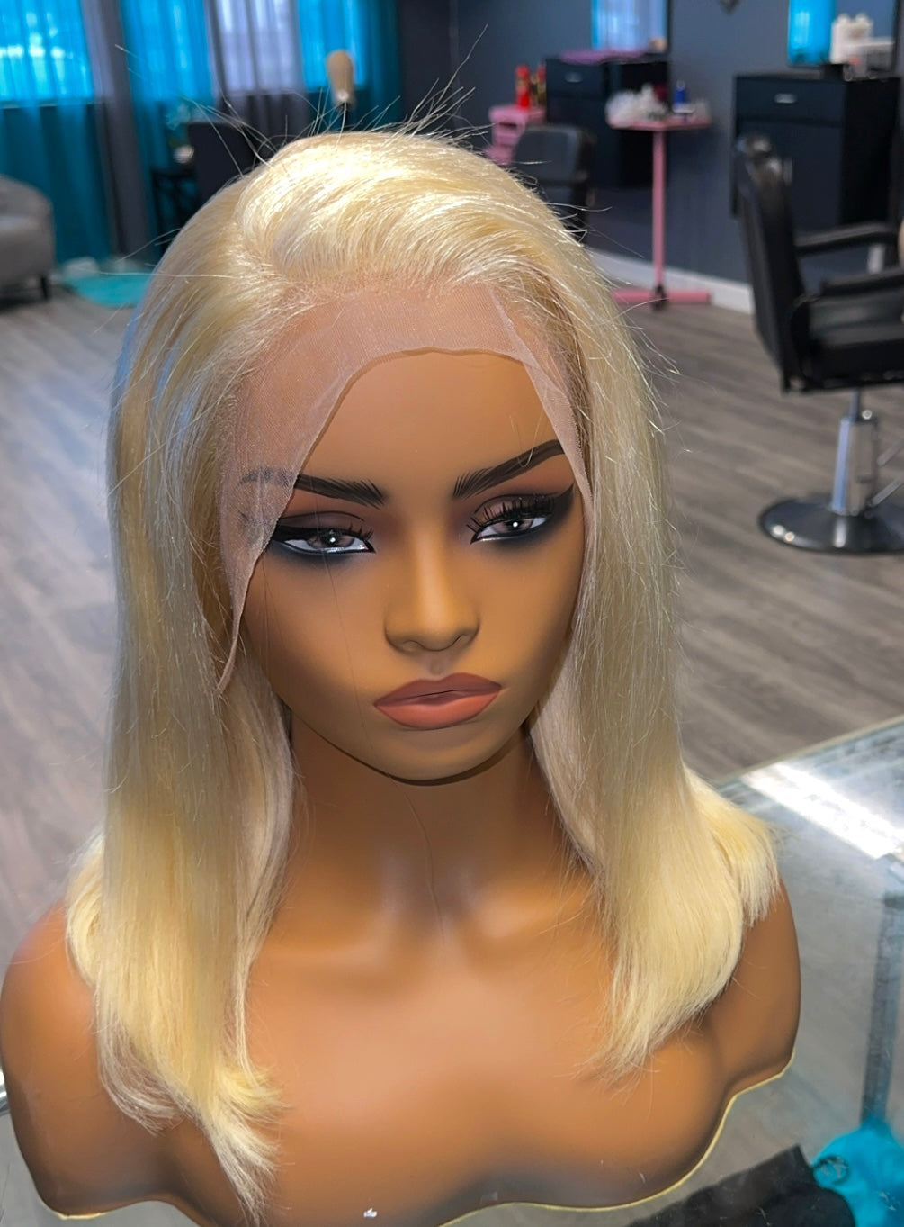 13x4 613 Bob Wig